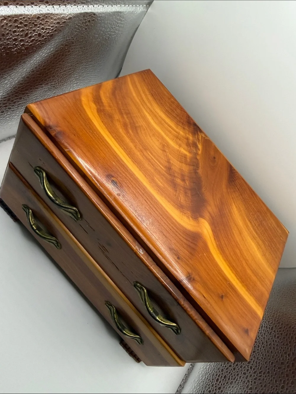 Vtg salesman sample cedar chest features two drawers w/distinctive brass handles